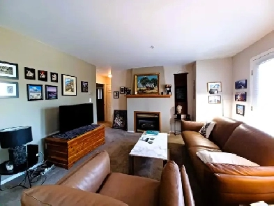 2 Bed 1 Bath in the Heart of Esquimalt Image# 1