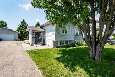 Meticulously Kept Raised Bungalow with Dream Detached Garage Image# 6