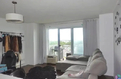 Luxury Condo in Laval with Incredible Views – All Included! Image# 5