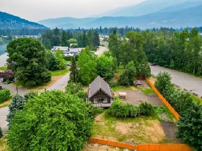 1416 Silver Sands Rd, Sicamous, BC Image# 1