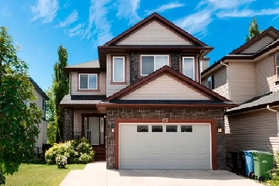 FRESHLY UPDATED KINCORA HOME BACKING ON TO A GREEN SPACE! Image# 10