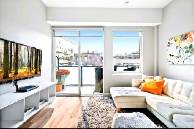 Modern 1 Bed 1 bath Condo in the heart of downtown Image# 1
