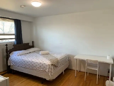 LARGE ROOM FOR RENT NEAR YYZ: MARTINGROVE & EGLINTON! Image# 8