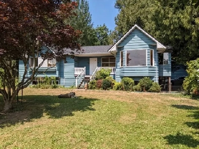 3 bedroom, 2 bathroom house for rent on acre Image# 3