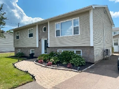 OPEN HOUSE   July 6, 2-4pm.       PORTE OUVERTE Image# 1