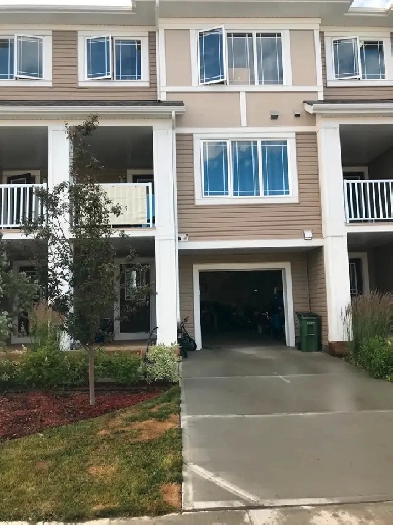 Modern 2-Bedroom Townhouse – StillWater (Edmonton) Image# 2