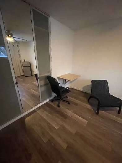 room for rent Image# 2