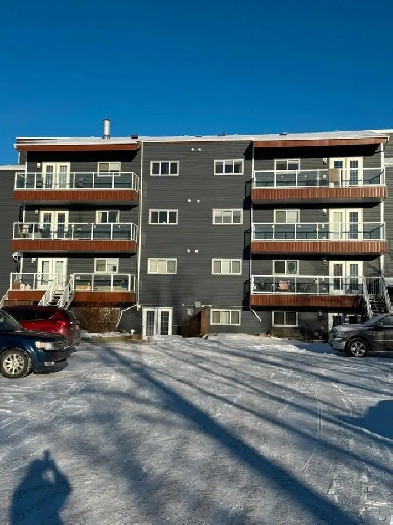 Cozy, quiet 2 bedroom available now! Image# 1