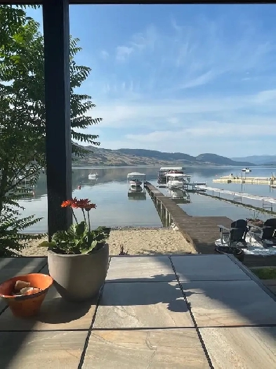LAKEFRONT HOME ON OKANAGAN LAKE NEAR VERNON Image# 7