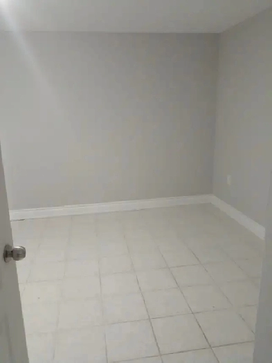 Rental Unit in ANCASTER at Golf links road & Meadowlands Image# 1