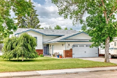 5213 59th Ave Ponoka, AB T4J 1G2 Image# 3