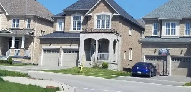 3-Bed   Den   Bsmt/Yard/AC/Laundry/Garage Incl (Vivian  Creek) Image# 3