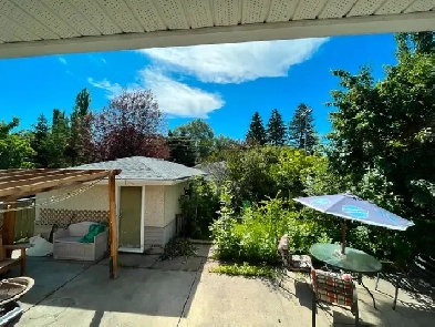 Room is Detached House Image# 1