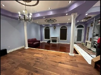 Main floor room for rent good for girls and couples Image# 2