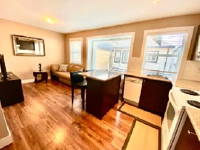 Furnished 1 Bed, 1 Bath Coach House, Including Private Parking. Image# 1