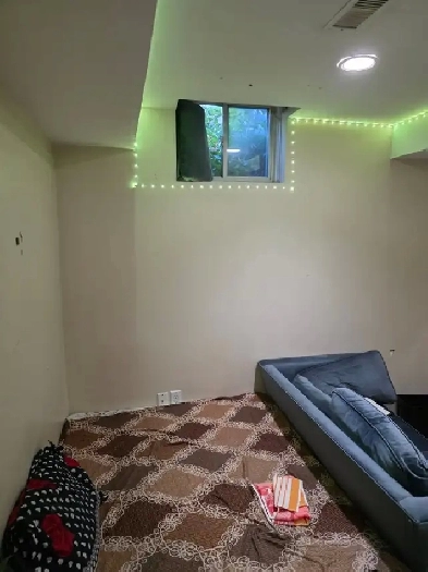 SHARED ONE ROOM FOR RENT - Eglinton AVE & Creditview Image# 1