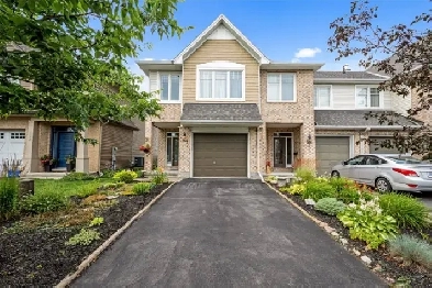 3 BEDROOM   LOFT END UNIT TOWN HOUSE FOR RENT Image# 6