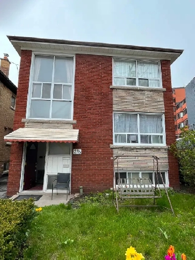 $970 Nice room for rent in Toronto city Downtown . Image# 4
