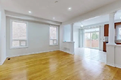 3 Bedroom Semi-Detach House avail for RENT Image# 1