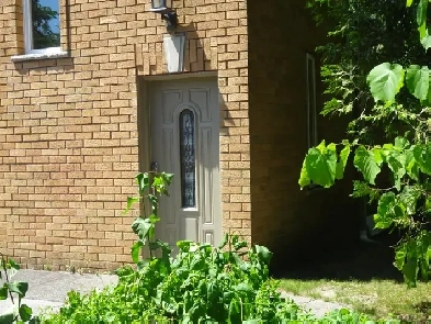 2 Bedroom Townhouse for Rent – Rouge Valley, East Toronto Image# 4