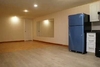 2 BEDROOM LOWER SUITE FOR RENT IN HUNTINGTON HILLS Image# 3