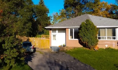 3 Bed 1 Bath House $2500  Newmarket Image# 1