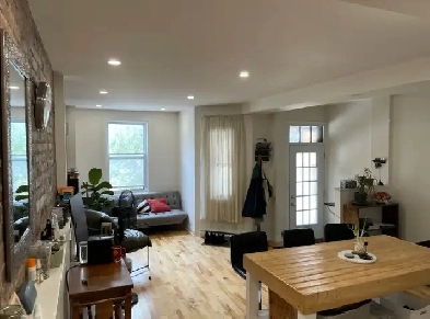 Room for rent / Chambre à louer - Mile End, Montréal Image# 7