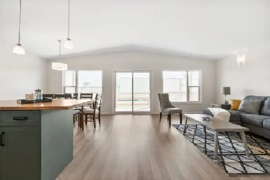 OLYMPIC HOME, LAKE WINNIPEG Image# 4
