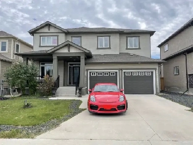 Gorgeous 4-BR 2-Storey House, GREAT LOCATION!! Image# 3