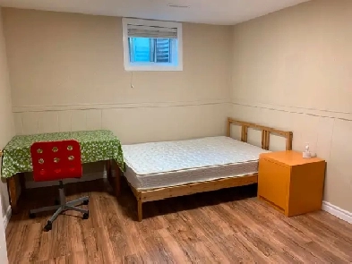 Room for rent to UTM female student Image# 1