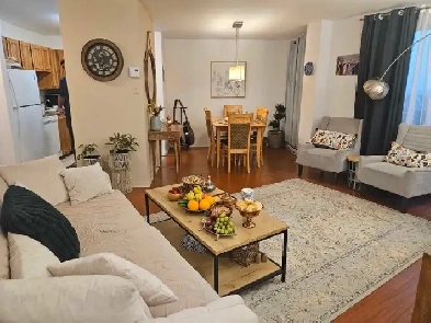 4 1/2 furnished apartment from Aug 4 to Sept 15 Image# 5