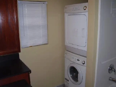 UPPER 1 BEDROOM APT.  IN OLD SOUTH, WITH LAUNDRY AUG 1 Image# 10