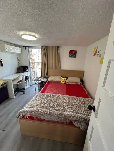 1 private room available now Image# 1
