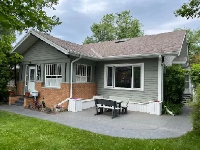 This home in Estevan, Saskatchewan is a must-see! Image# 8