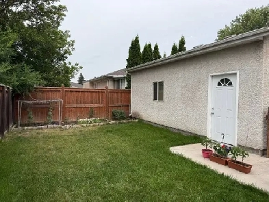 River Park South Bilevel 3 Brs 1.5 Baths Dbl. Gar ONLY $399,90 Image# 1