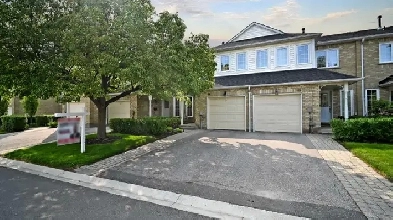3 Bedroom   3 Washroom Town Home For Sale $599,900! Image# 3