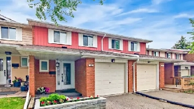Renovated 3 Bedroom   3 Washroom Townhome! Image# 4