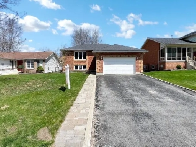 Stunning 4 Bedroom Raised Bungalow In Wasaga Beach! Image# 8