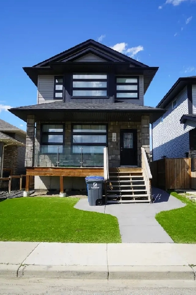 A beautiful 2 Storey House Image# 3