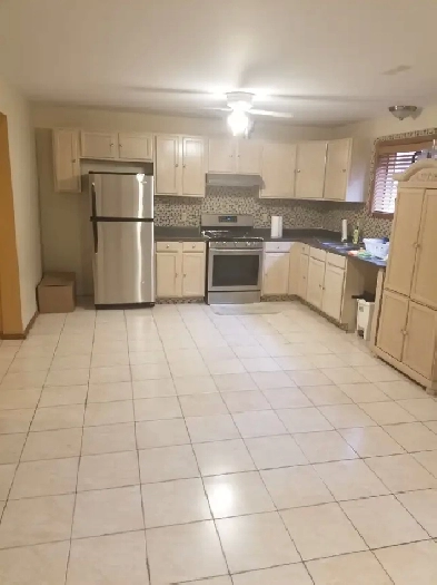 Very Larger Lower Unit 2 1 bed 1-bath Image# 1