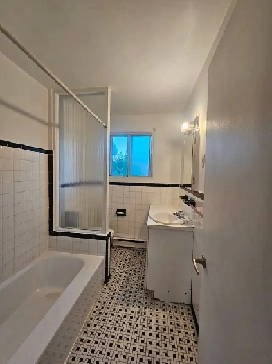 À Louer – Superbe Appartement 5 1/2 Lumineux Image# 1