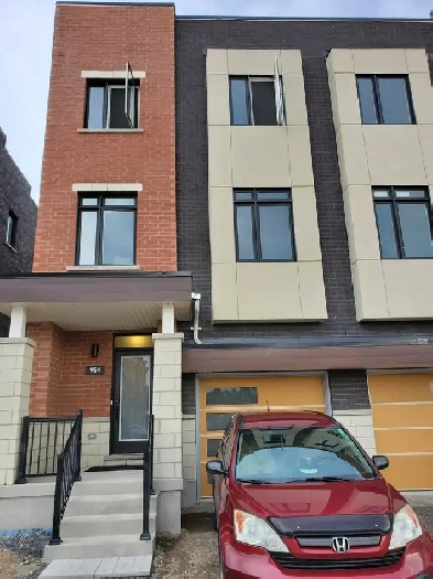 Rooms for Rent in Oshawa (Whitby and Oshawa border) Image# 1