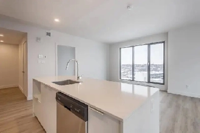 Modern 4 1/2 w/Balcony, Utilities & Parking/3551 Gouin E Image# 3