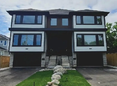 Modern 5-Bedroom Home for Sale – 65B St. Vincent, Collingwood Image# 25