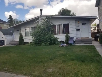 4 Bedroom Duplex close to U of S Image# 1