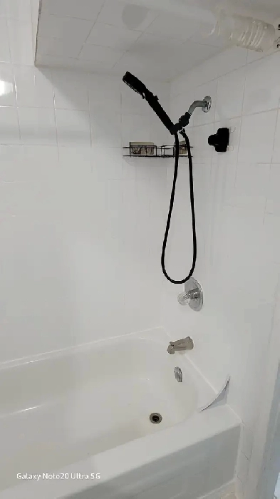 Sep. Ent, private, 1-BDRM BSMNT Apt - KENNEDY GO Image# 7