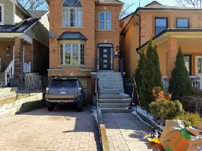 Large Basement Room for Rent in Upper Toronto Beaches Image# 4
