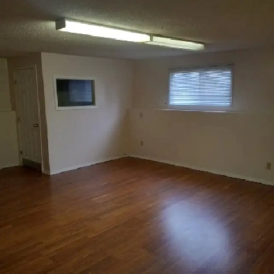 Lower Two Levels for Rent at Castleridge, NE Image# 8