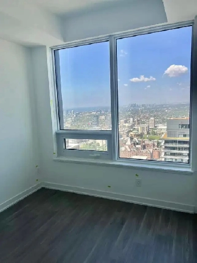 Brand-New 1 bedroom condo close to University of Toronto &TMU Image# 6