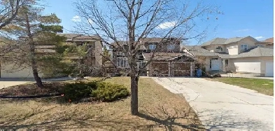 Island Lakes House Renting - 3 bedrooms, 2.5 wash rooms, 1 study Image# 6